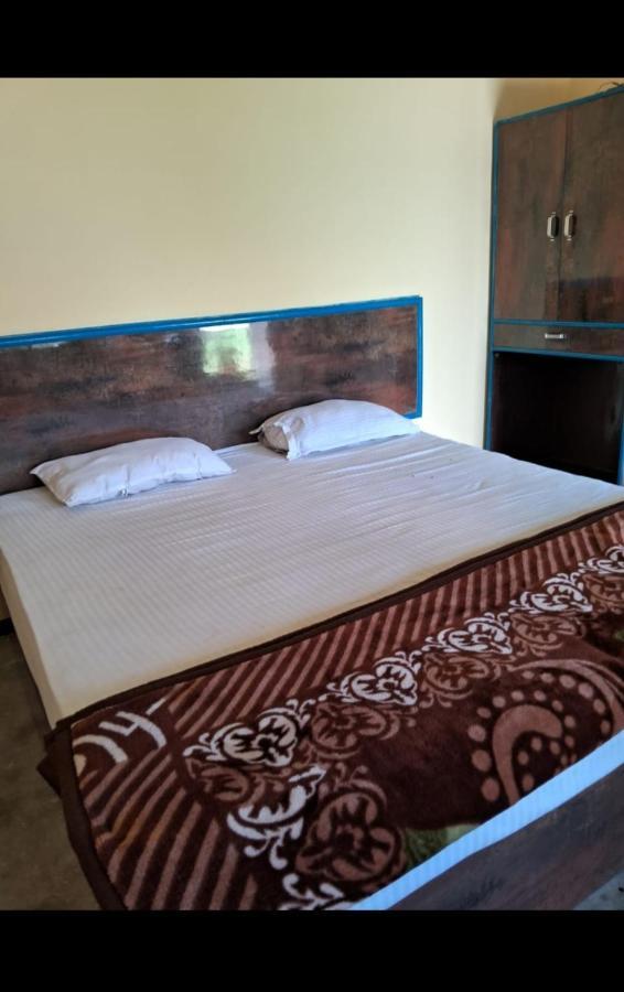 Blue Sky Homestay Khajurāho Exteriör bild
