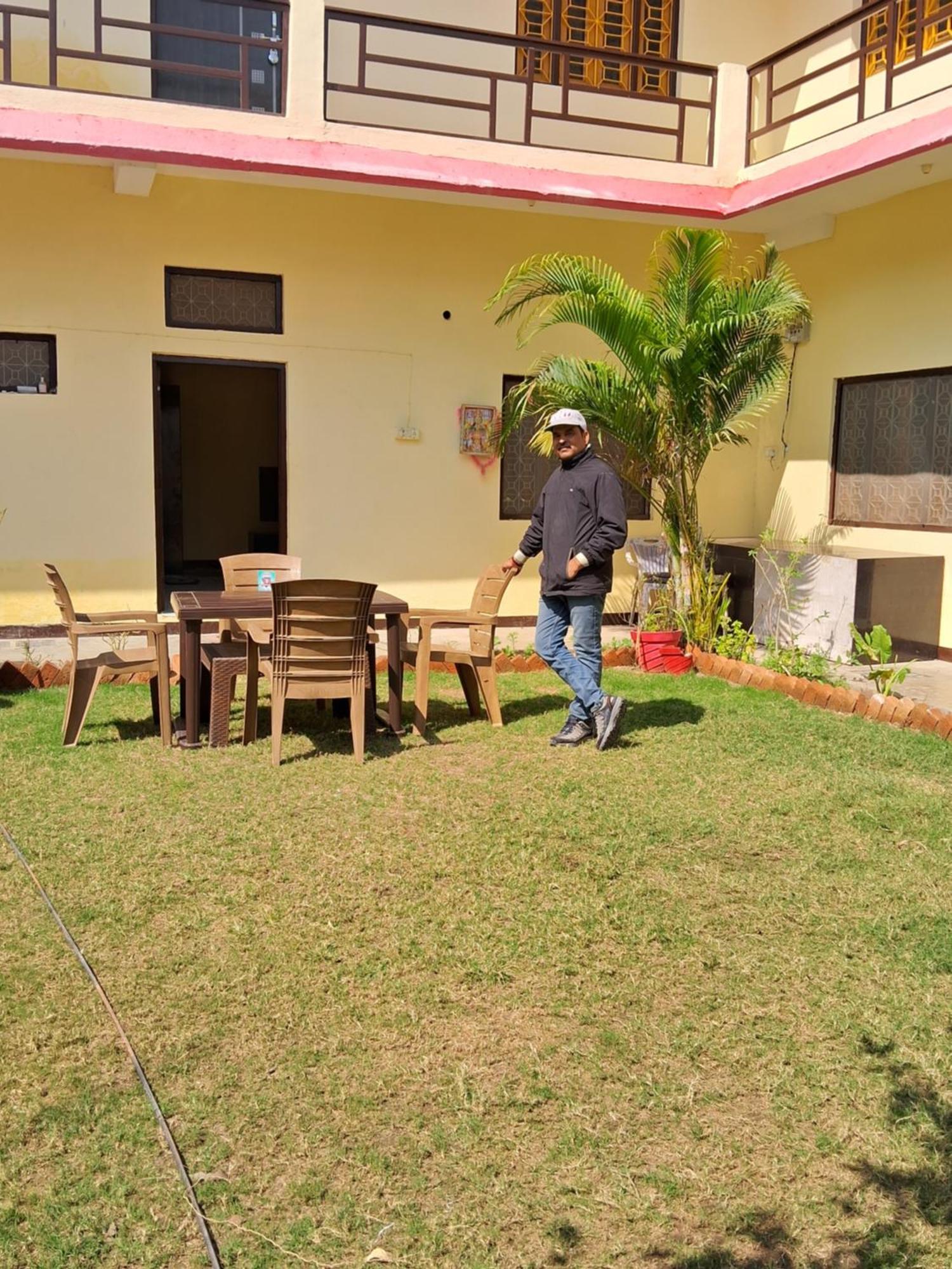 Blue Sky Homestay Khajurāho Exteriör bild